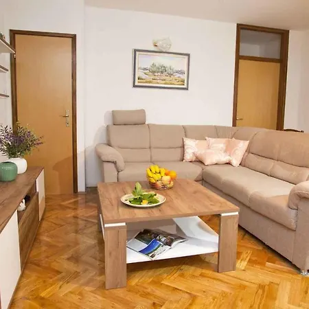 In - Insel Krk 36848 شقة